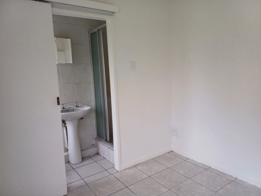 To Let 1 Bedroom Property for Rent in Guldenland Western Cape